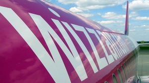 Wizz Air`s  største eier er amerikansk, men både Lufthansa og Air France KLM skal ha vært i forhandlinger om  å kjøpe selskapet. (wizzair.com)