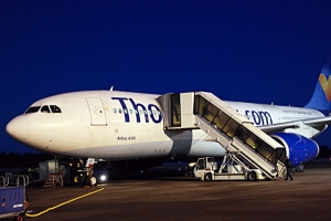 Thomas Cook Airlines Airbus A 330 på Växjö Småland Airport (smalandairport.se)